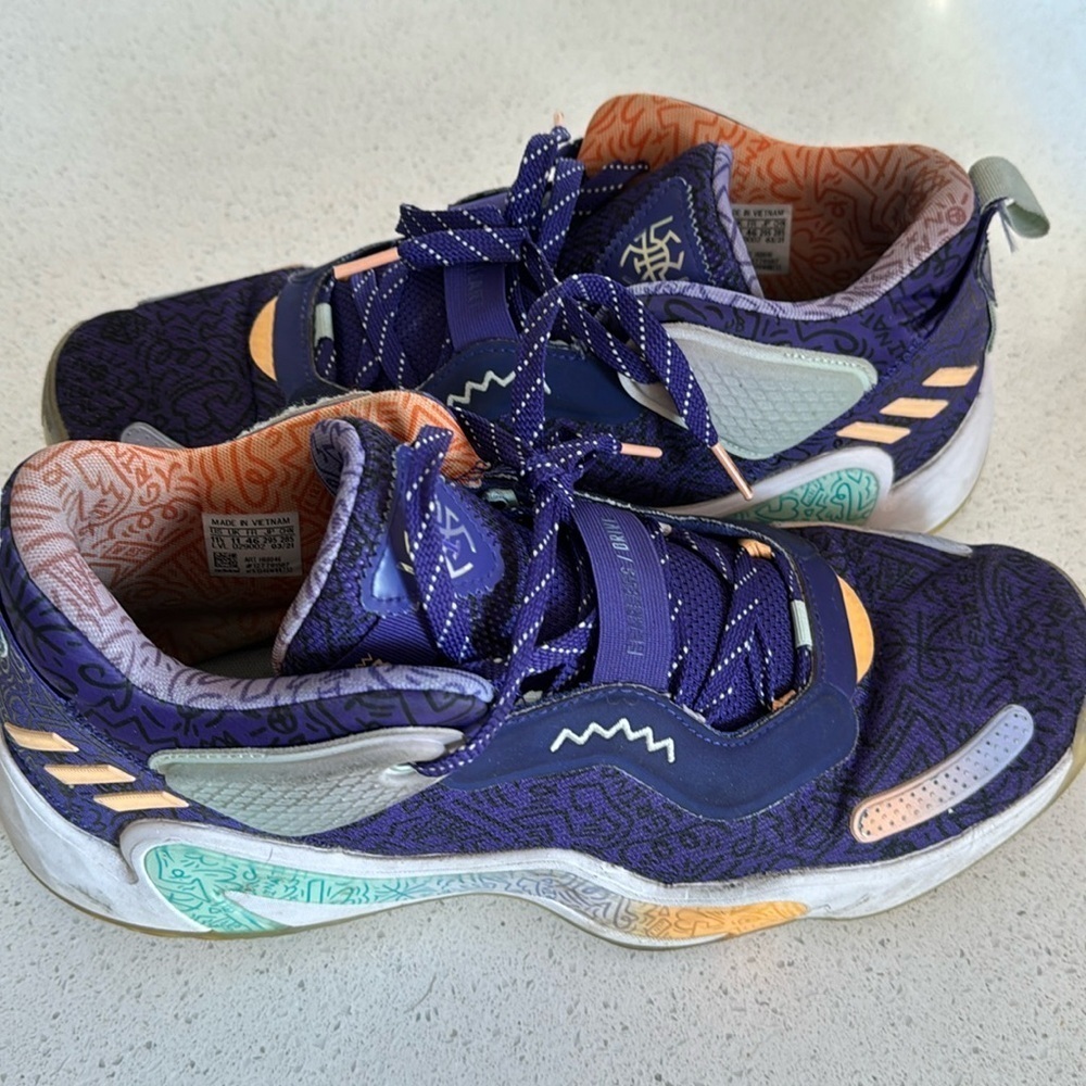 🍍 Adidas Basketball Sneaker Men's Issue 3 Size 11.5 🍍